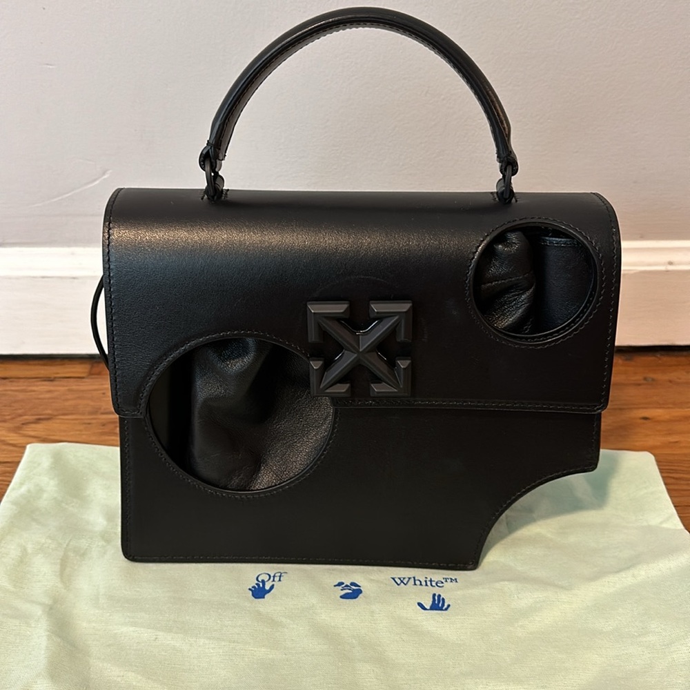 Black 1.4 jitney holes bag with plastic accessories bag and dust bag